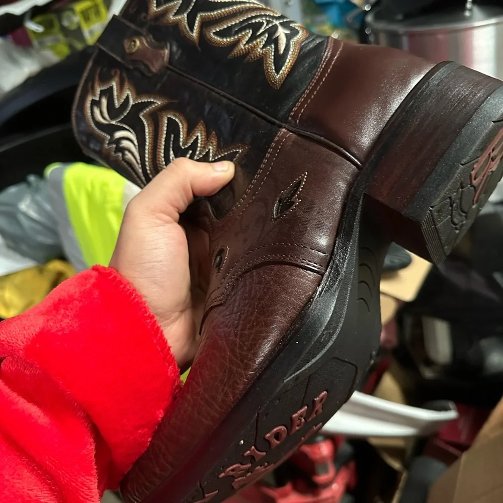 Boots - Picture 6 of 6